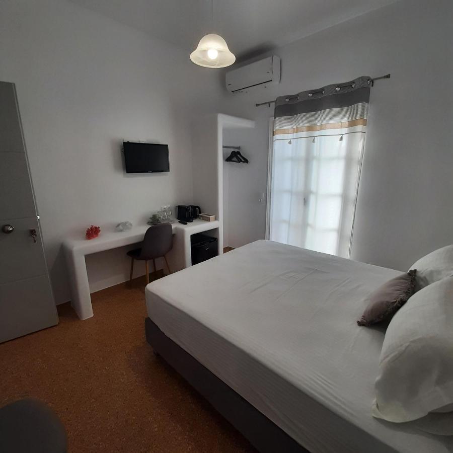 Flora Rooms & Apartments ناوسا المظهر الخارجي الصورة